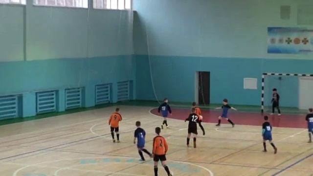 Чемпионат Запорожья Футзал 1 тайм Юпитер-СДЮШОР08 смотреть онлайн