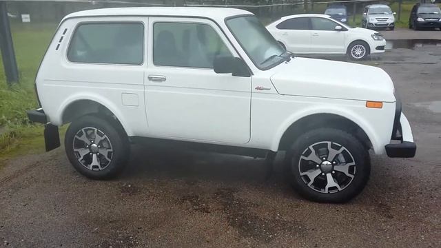 LADA Нива 4х4 Пакет Anniversary смотреть онлайн