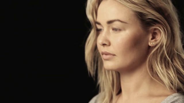 BEHIND THE SCENES: Lara Bingle wears The One смотреть онлайн
