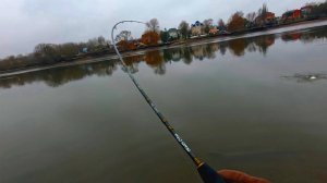 РЫБАЛКА на УЛЬТРАЛАЙТ в ХОЛОДНОЙ ВОДЕ! Ловля ХИЩНИКА на Москва-реке!