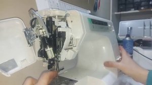 Игловодитель стоит не по центру, швейная машина Janome 7524A