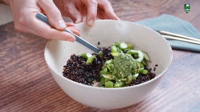 Riso Gallo Food Service Base 2 minuti Riso Nero - Insalata con asparagi, avocado e mandorle смотреть онлайн