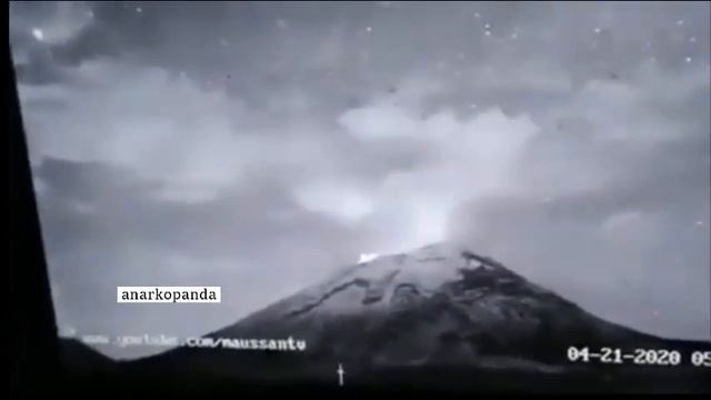 Vídeo: Graban Ovni en el volcán Popocatepetl, México. 22 de Abril 2020 смотреть онлайн