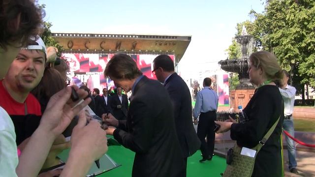 Michael Bay Moscow Transformers: Dark of the Moon Premiere смотреть онлайн