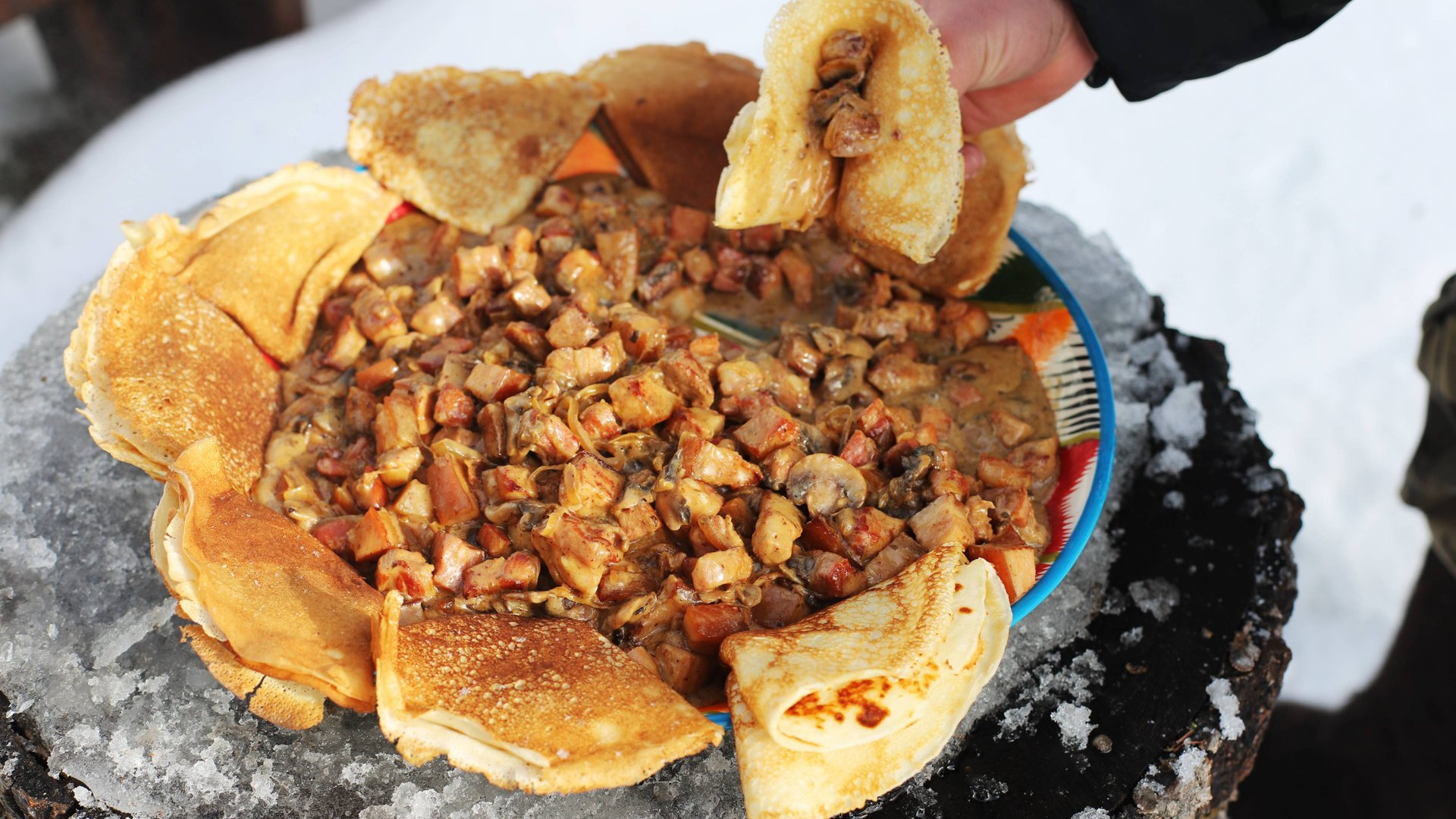 Белорусская мачанка. Блины с мясной подливой в казане смотреть онлайн