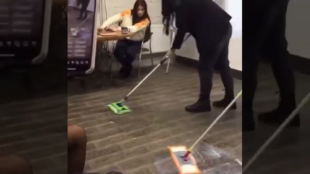 Тестируем швабру универсальную смотреть онлайн