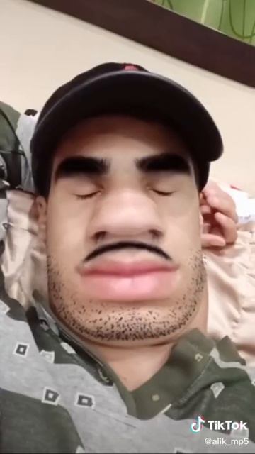 Когда пытаешься разбудить маму/Приколы по Русски/Тик Ток/#shorts смотреть онлайн