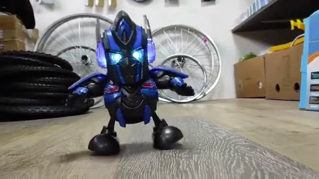 Танцующий робот Оптимус. смотреть онлайн