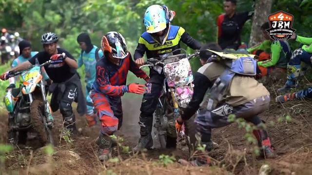 HIGHLIGHT ONE DAY TRAIL ADVENTURE JELAJAH BUMI MANAKARRA 4 HUT BHAYANGKARA 76 смотреть онлайн