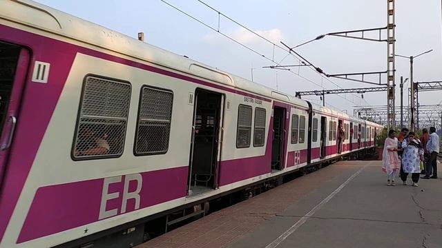 Brand New ICF EMU Rake furiously galloping through LLH as HWH BWN Fast EMU Passenger via Main. смотреть онлайн