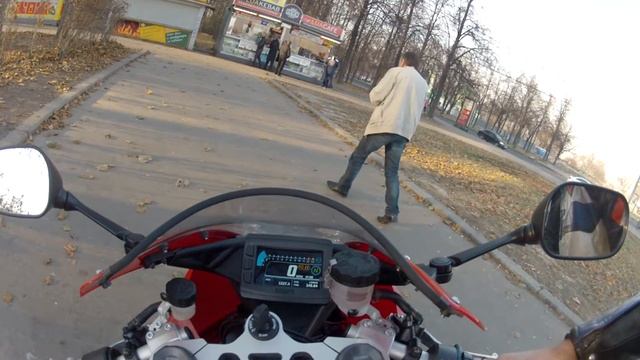 American sportbike Buell EBR 1190RX. There is a stock exhaust (by ZOOM H4Next) смотреть онлайн