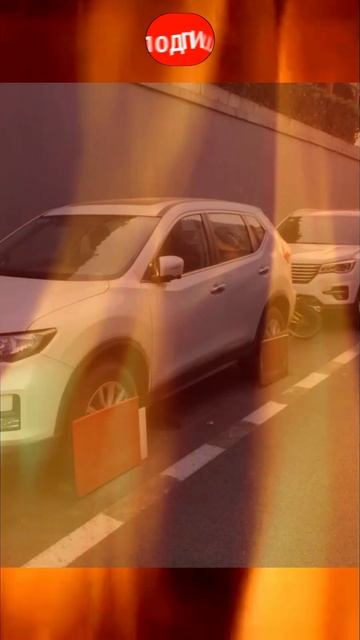 Зачем в Японии прикрывают колеса дощечками во время парковки?#shorts смотреть онлайн