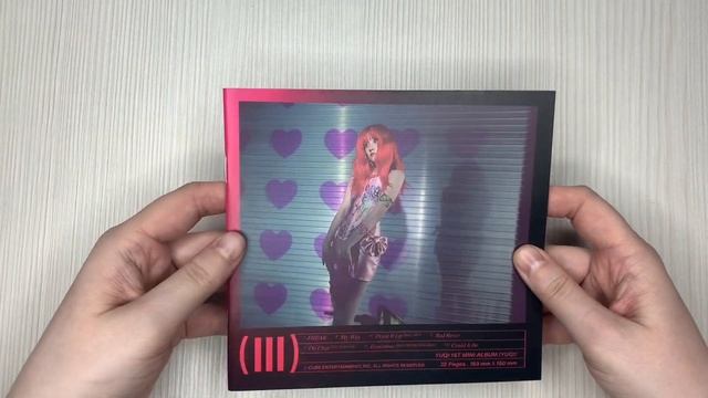 Распаковка альбома YUQI / Unboxing album YUQI YUQ1 (SET & Special ver.) смотреть онлайн