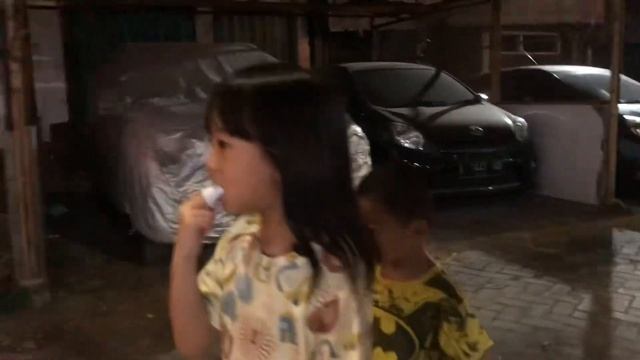 Masuk rumah orang demi MISI ga jelas смотреть онлайн