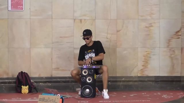 Max DetaL' aka Onminor играет в метро Курская 2017.07.26 смотреть онлайн