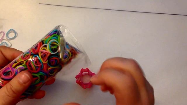 Rainbow Loom Party Pack Finger Loom Review - by Izzy aged 6 who is not a loomer смотреть онлайн