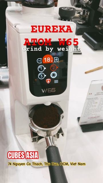 Eureka Atom W65 Coffee Grinder at CafeShow 2024 #coffee #CubesAsia смотреть онлайн