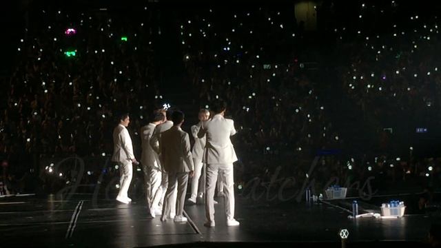 [FANCAM] 180603 EXO PLANET #4 - The EℓyXiOn - in HONG KONG DAY 2 EXO MENT FUNNY DANCE смотреть онлайн