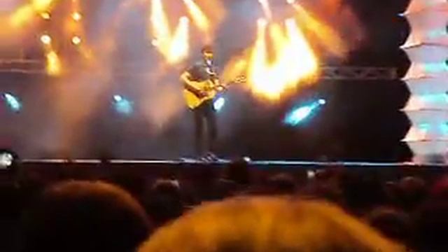 Shawn Mendes - Kid in Love/The Weight (Universal Orlando 5/24/2015) смотреть онлайн