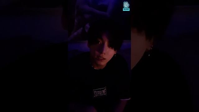 Jungkook live on vlive singing Leave The Door Open : Bruno Mars,Anderson.Paak,Silk Sonic (05/04/22) смотреть онлайн