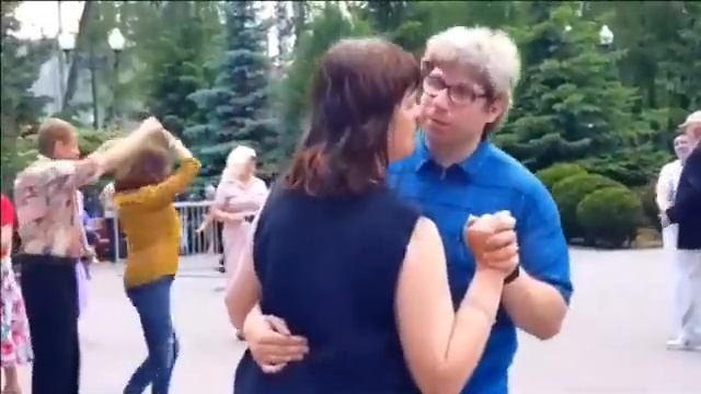 А ЛЕТО ЦВЕТА СЧАСТЬЯ!!!#kharkiv #dance смотреть онлайн