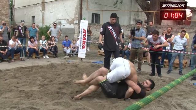 ФИТНЕС ТРЕНЕР против Бойца Без Правил смотреть онлайн