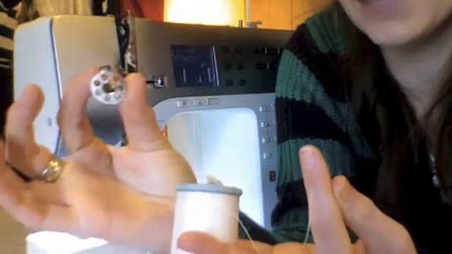 How to Thread a Sewing Machine смотреть онлайн