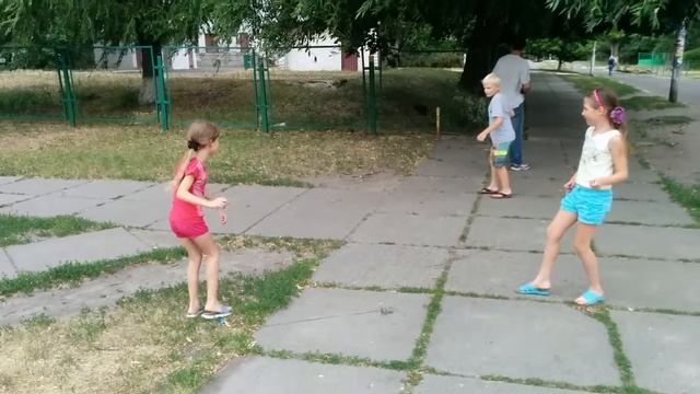 Летять тапки.......(Космос - Наш)