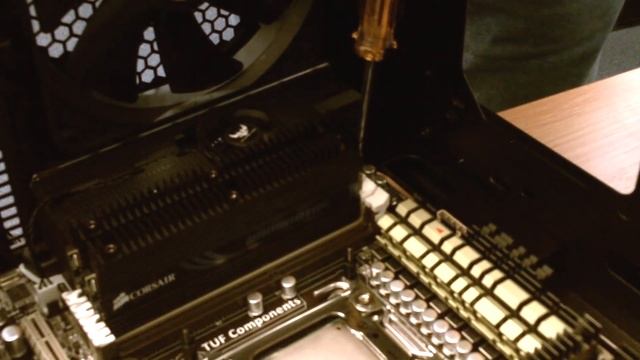 ASUS Sabertooth X79 Installation within the Cooler Master Cosmos 2 Ultra Tower PC Case (LGA 2011) смотреть онлайн