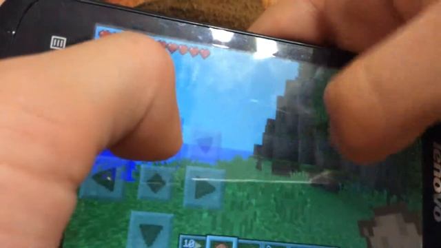 Обзор на игру Minecraft PE 1 часть хорошее начало смотреть онлайн