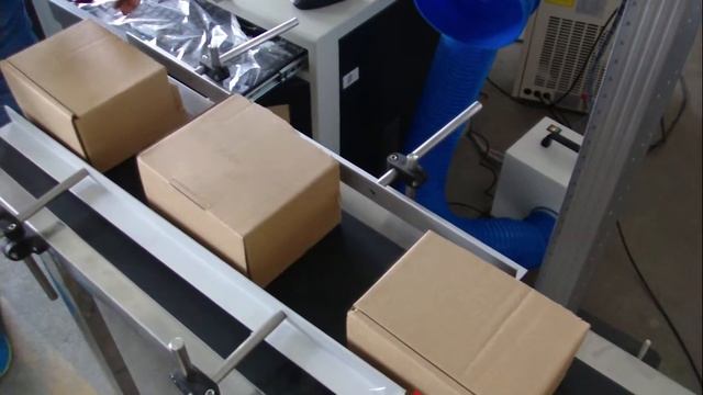 carbon box CO2 laser flyingmarking machine production line смотреть онлайн