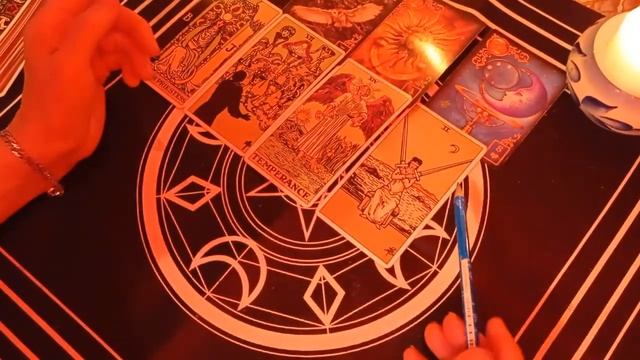 Таро - расклад : Стрелец ,август, неприятности уходят смотреть онлайн