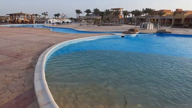 El Malikia resort Abu Dabbab hotel in morning . Mars Alam.Egypt смотреть онлайн