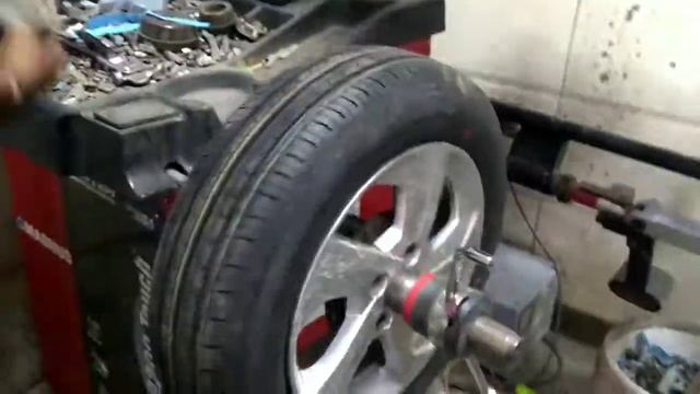 Wheel balancing machine смотреть онлайн