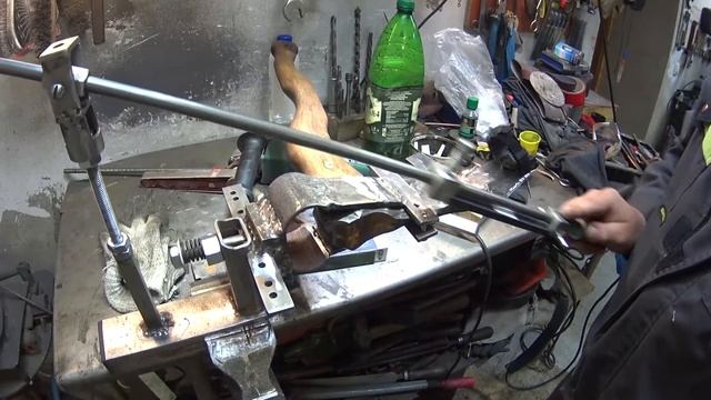 Заточка топора на поворотном приспособлении смотреть онлайн