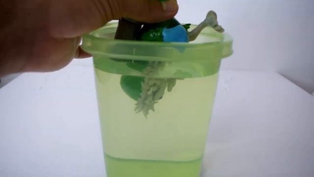 PLANTS VS ZOMBIES 2 SOLDADO TROPA ARTICA | Lampara LED efecto CRISTAL DE HIELO смотреть онлайн