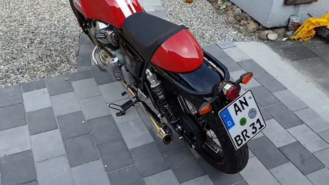 Royal Enfield Continental 650 Rücklicht / Blinkerumbau смотреть онлайн