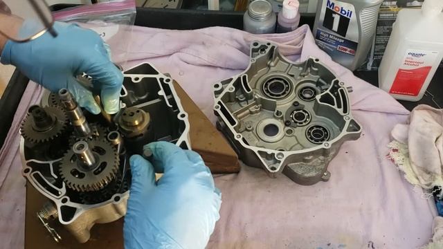 Yamaha TTR125 Transmission Installation and Bench Testing 2013 Model смотреть онлайн