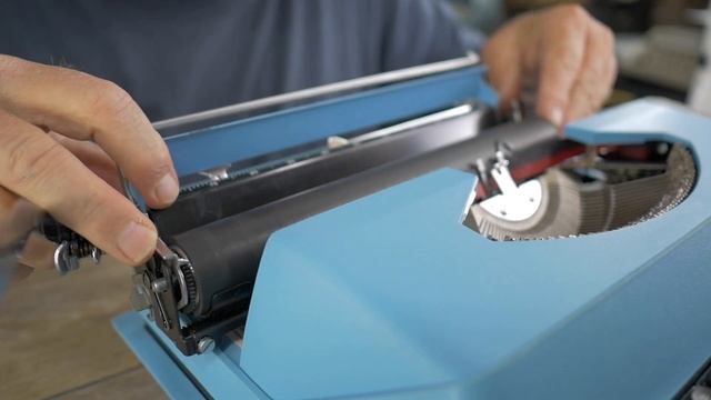 Silver-Seiko Typewriter Platen Removal смотреть онлайн