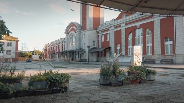 Жизнь в Болгарии, Варна вечером, ЖД Вокзал и кофе со зрителями, ВВП и счастье. смотреть онлайн