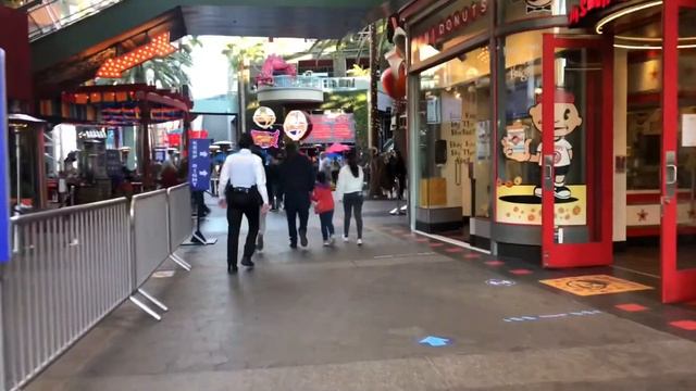 Universal Studios Hollywood City Walk Stay At Home Order Lifted - COVID Reopening - January 2021 смотреть онлайн