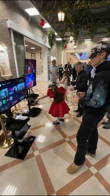 Ещё видео с аренды на Новый год 2025 смотреть онлайн