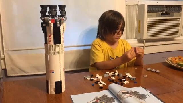 Lego Ideas NASA Apollo Saturn V Time Lapse Build