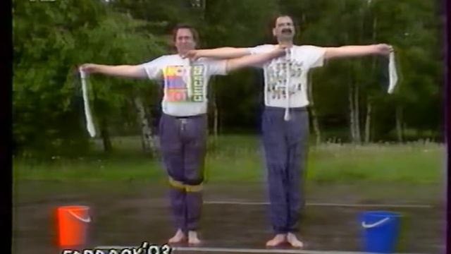 Городок-ретро (РТР, 1995) Спортивный городок (1994) (фрагмент) смотреть онлайн