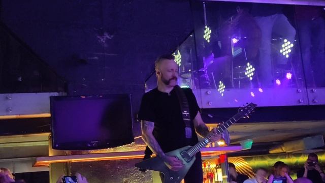 Mustasch final on bar counter смотреть онлайн