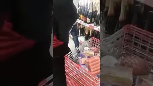 Воровство в магазине средь белого дня смотреть онлайн