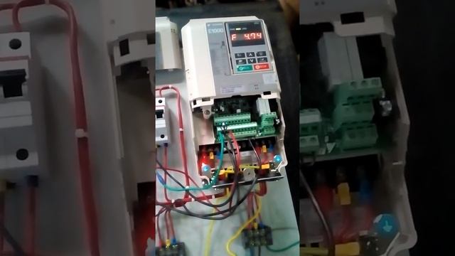 Yaskawa E 1000 VFD смотреть онлайн