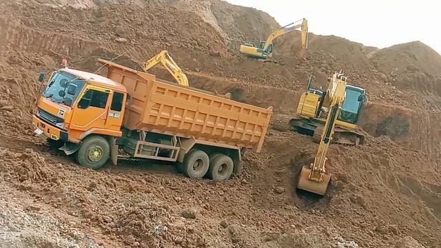 Beko CATERPILLAR 320c Muat NIKEL Ke Mobil Truk