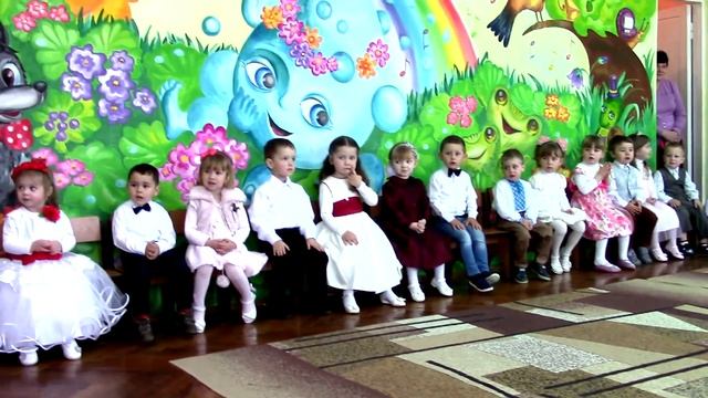 СВЯТО МАТЕРІ в садочку - діти виступають і розказують віршики, відео для дітей смотреть онлайн