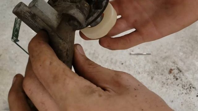 Part 2: How To Clean a Tecumseh Carburetor | Oil Change | RESTORING Old Mower | Tecumseh Repair! смотреть онлайн